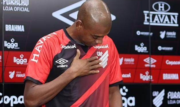 178足球在线观看免费-37岁费鸟归巢回巴西 曼城告别传奇将迎后腰更新