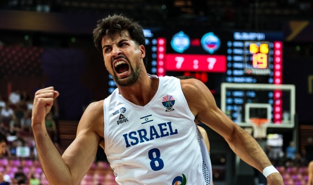 178体育直播在线观看-杨瀚森队友！阿夫迪亚欧锦赛场均24.0分6.8篮板2.0助攻2.0抢断